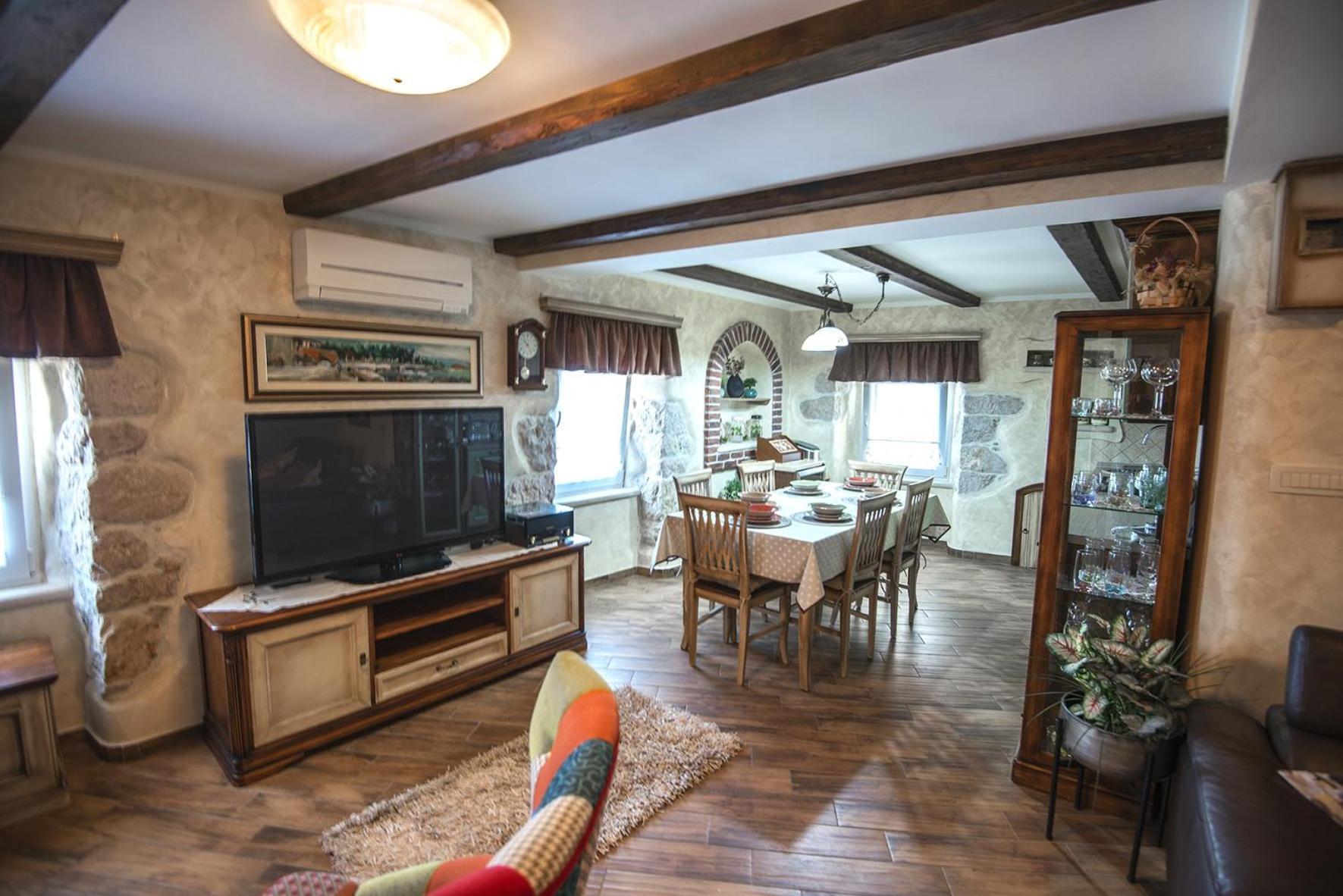 Apartment & External Bedroom Diana Башка Екстер'єр фото